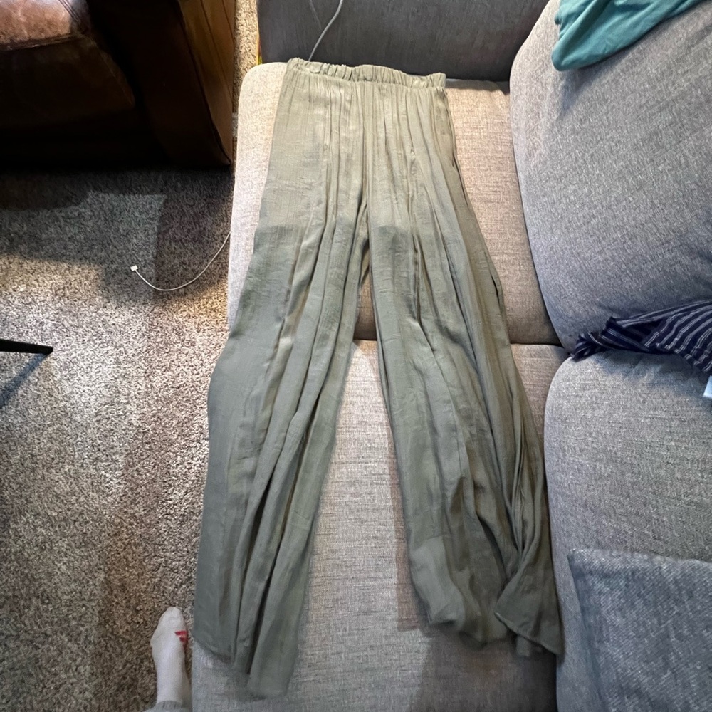 Flowy green pants